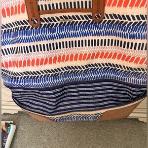 Stella & Dot Coral, Navy & White Patterned Expandable Canvas Tote with Tan Trim